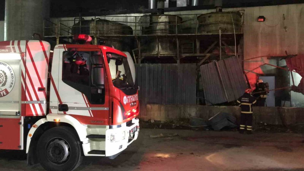 2 gece arayla aynı tesiste yoğun dumanlar ekipleri harekete geçirdi