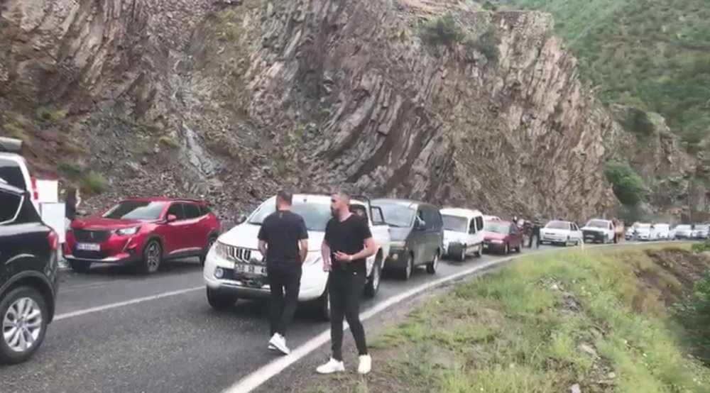 Artvin- Şavşat karayolunda heyelan