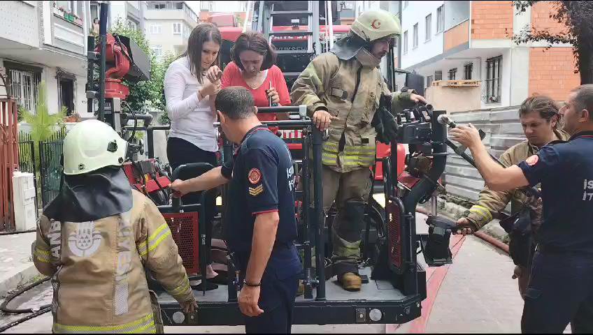 Yangında 7 kişi kurtarıldı