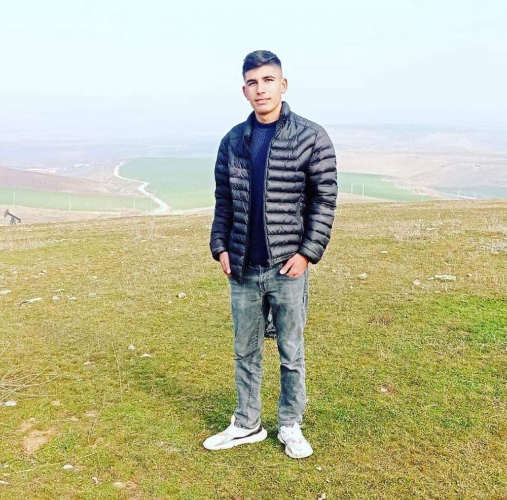 Dengesini kaybedip çaya düşen genç kayboldu