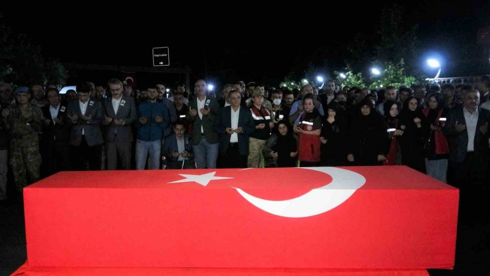 Bingöllü şehit son yolculuğuna uğurlandı