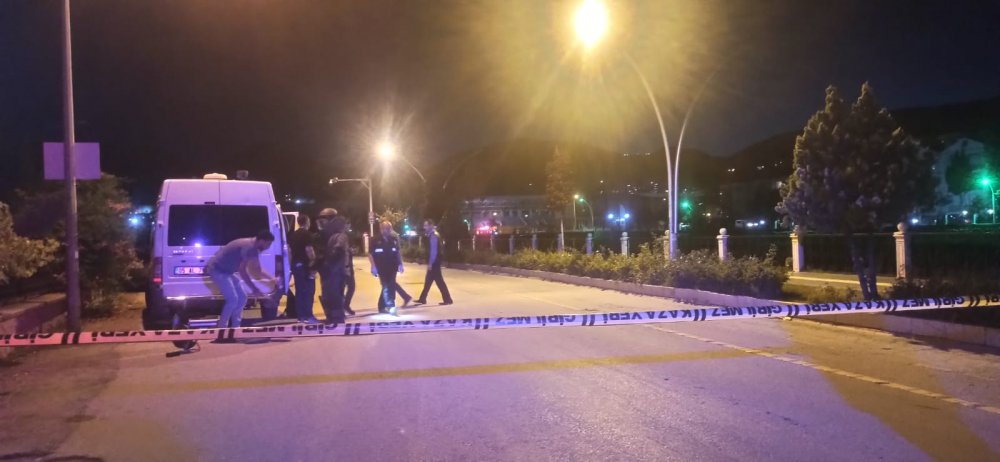 Fünye ile patlatılan şüpheli çantadan boya ve yapıştırıcı çıktı