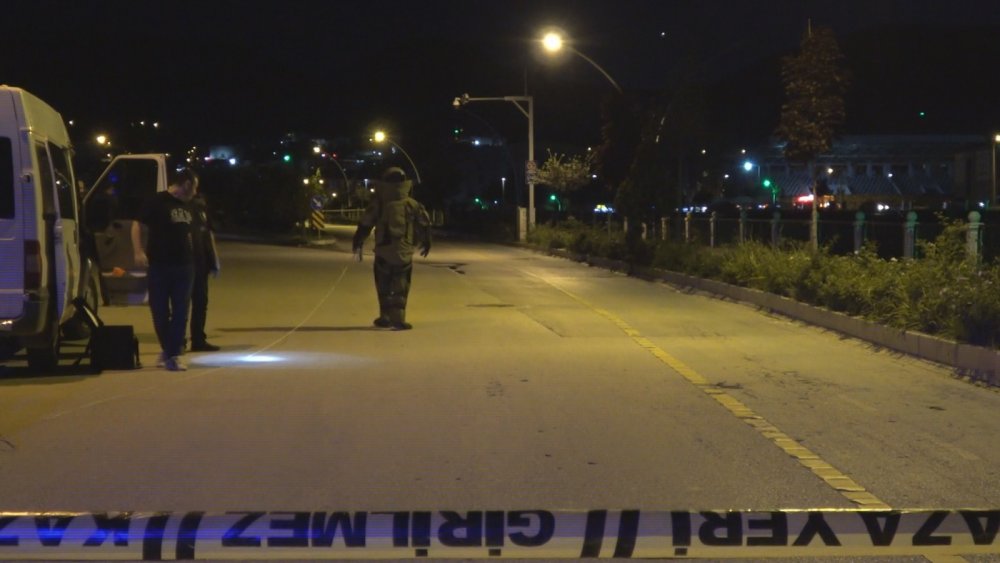 Fünye ile patlatılan şüpheli çantadan boya ve yapıştırıcı çıktı