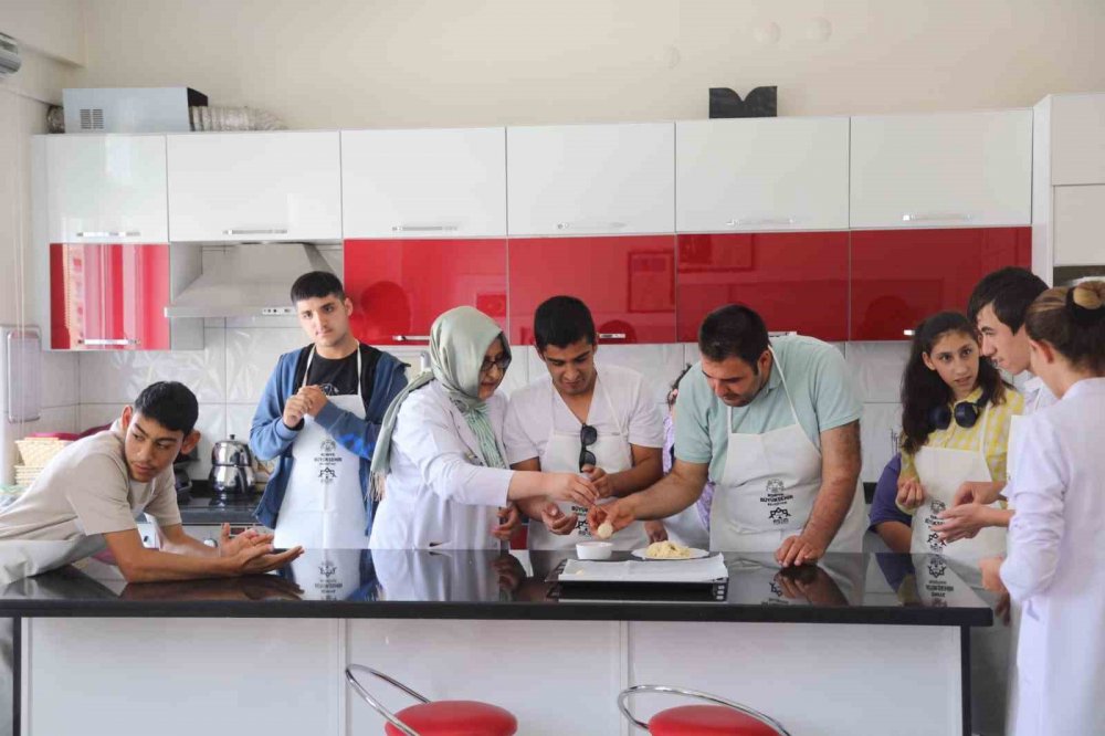 KOMEK dünyaya açılıyor! Konya'da eğitim alacak öğrenci sayısı belli oldu