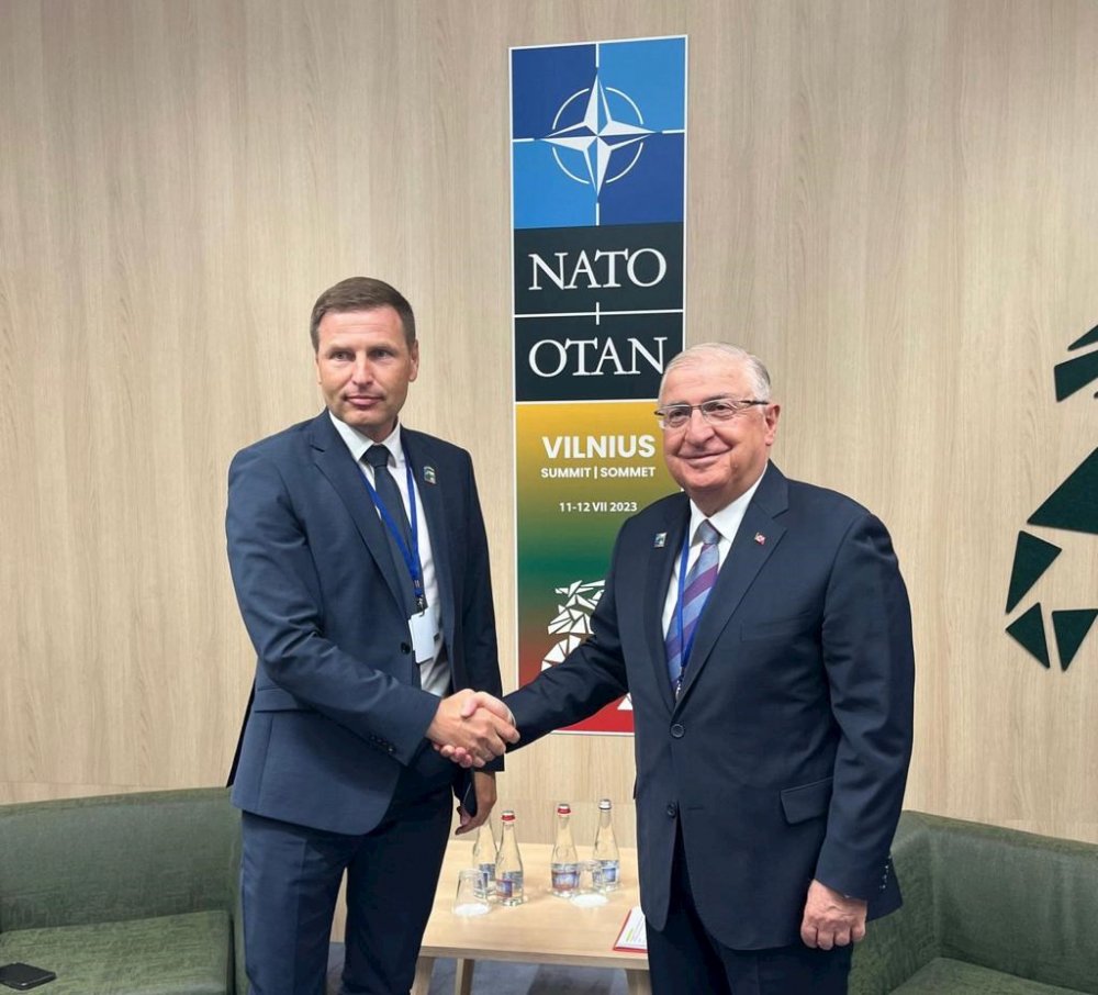 Bakan Güler, Litvanya’da mevkidaşlarıyla görüştü