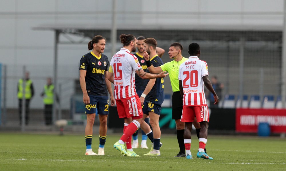 Fenerbahçe, hazırlık maçında Kızılyıldız'a mağlup oldu