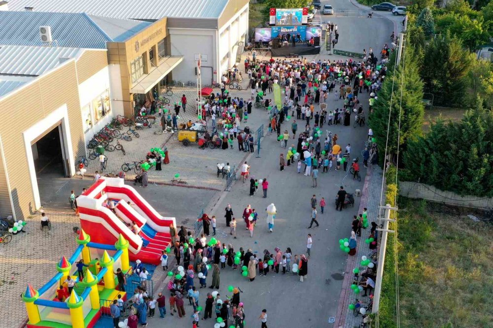 Konya'da mahalle şenliği ile vatandaşlar eğlenceye doydu