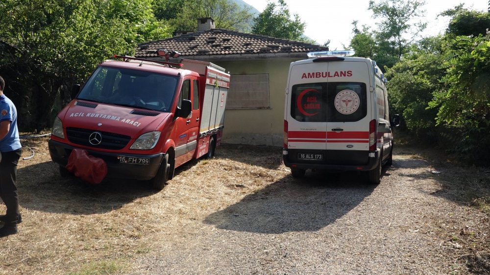 Uludağ eteklerinde doğa yürüyüşü sırasında kayalıktan düşerek yaralandı