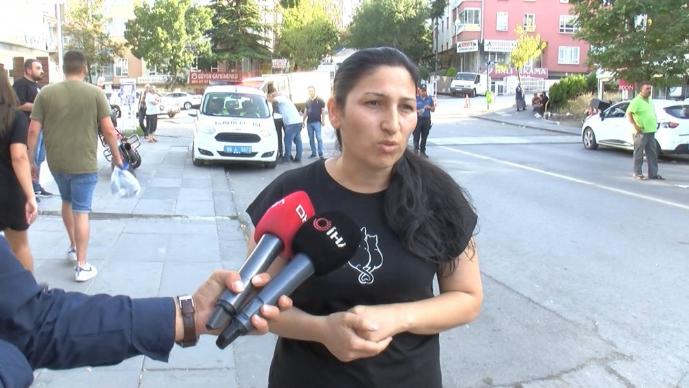 Freni boşalan midibüs, 2 otomobile çarparak durabildi: 2 yaralı