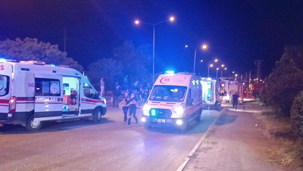 Taksi ile otomobil çarpıştı: 4 yaralı