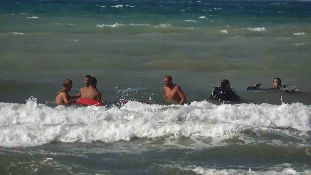 Denizde kaybolan çocuğu arama çalışmalarına ara verildi