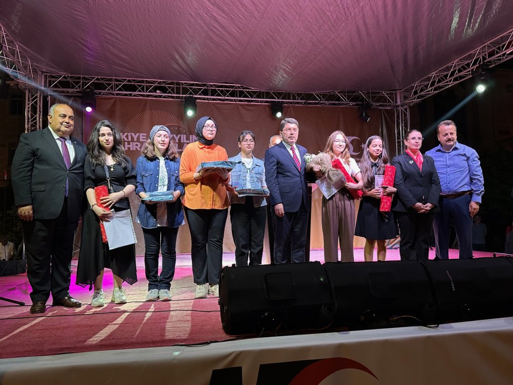 Bakan Tunç: Darbe girişimiyle alakalı 122 bin 632 kişi hakkında mahkumiyet kararı verildi