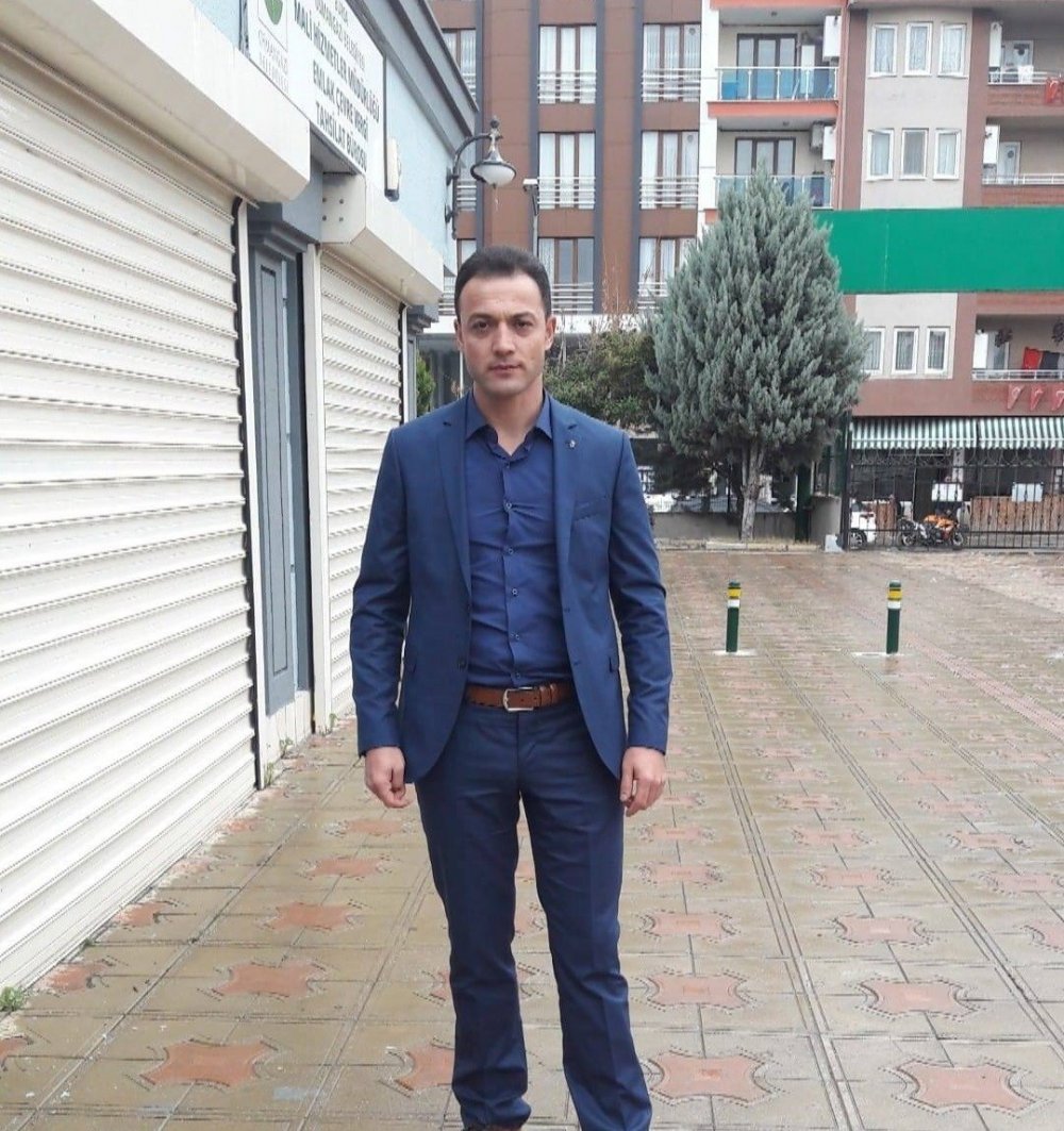 Karşı şeride geçen otomobil minibüsle çarpıştı: 1 ölü, 10 yaralı