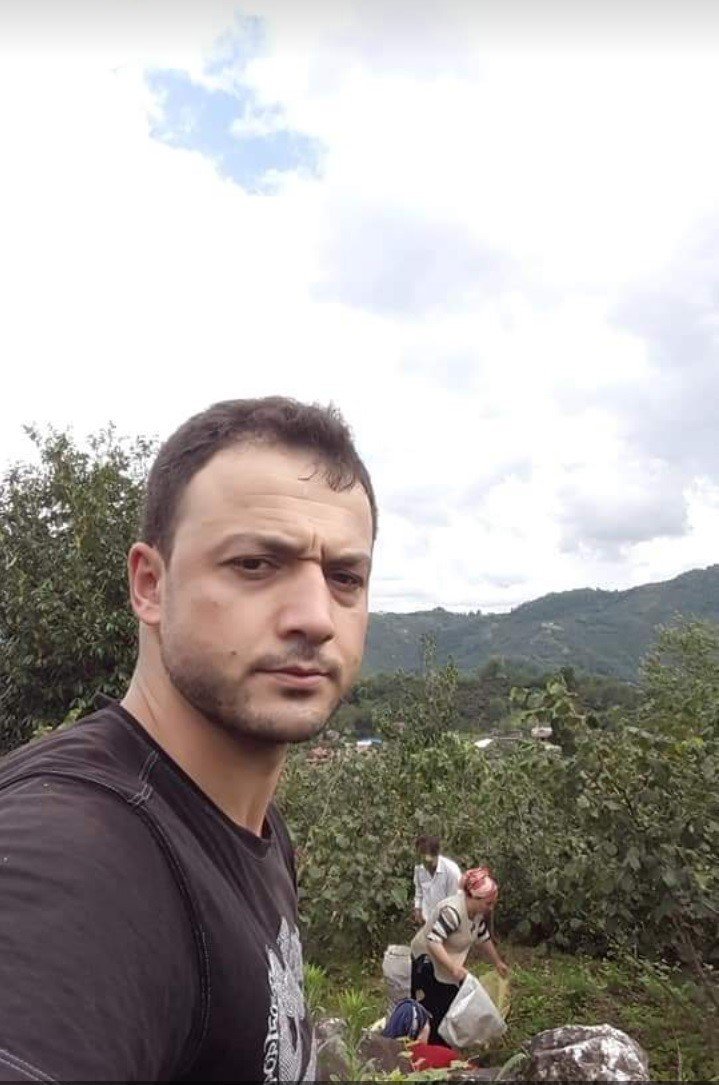 Karşı şeride geçen otomobil minibüsle çarpıştı: 1 ölü, 10 yaralı