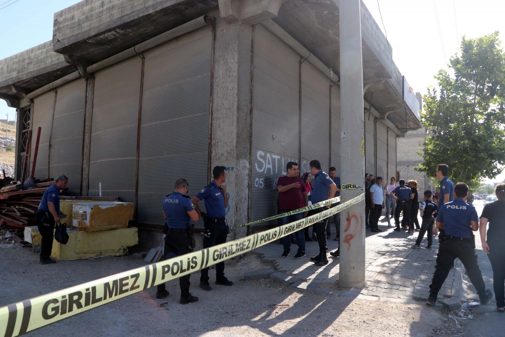 2 yaşındaki çocuğunu rehin alan baba kendisini yaraladı