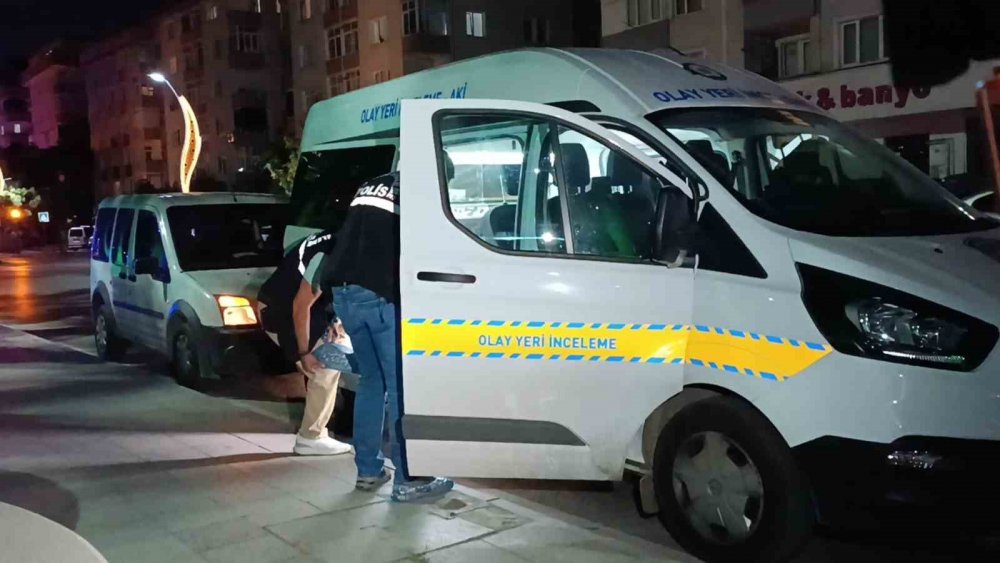 Genç adam parkta ölü bulundu