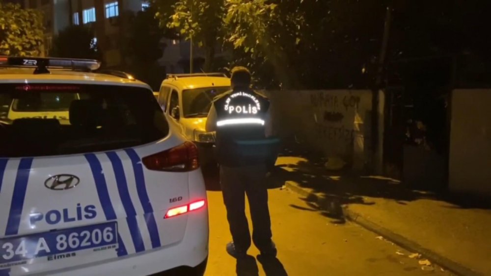 Binanın bahçesindeki patlama polisi harekete geçirdi