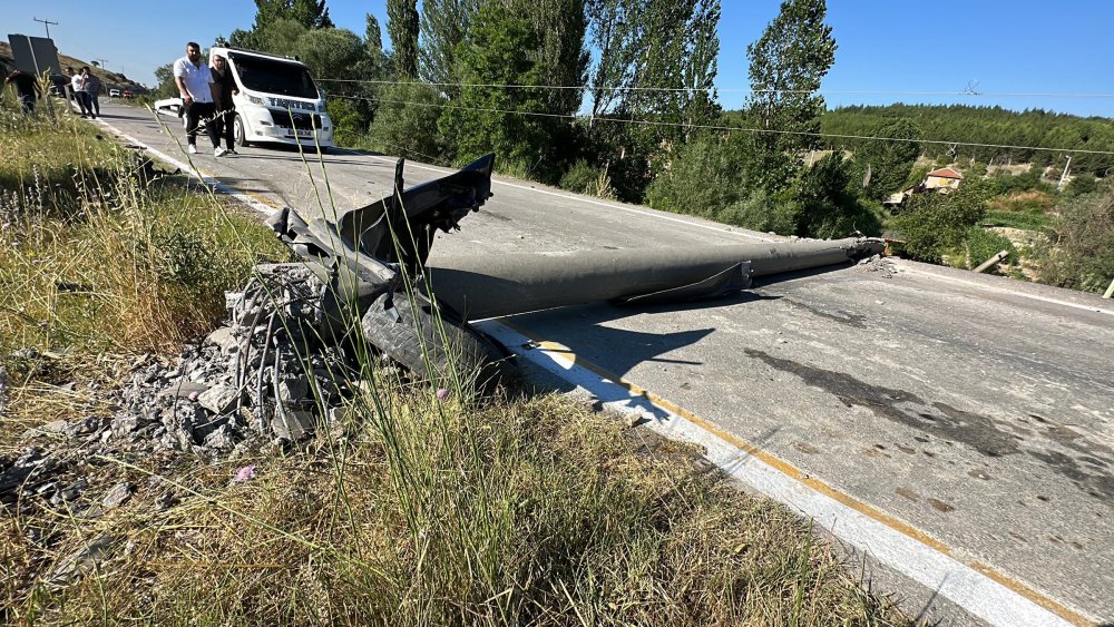 Su kanalına uçan otomobildeki 1 kişi yaralandı