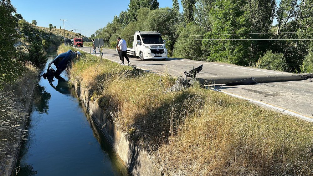 Su kanalına uçan otomobildeki 1 kişi yaralandı