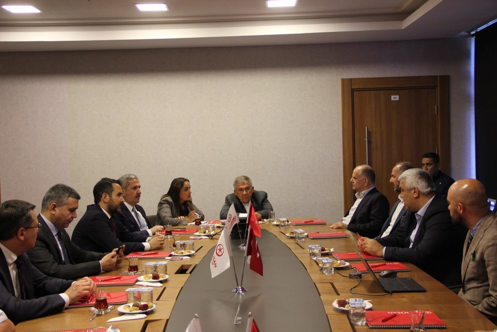 Tatar Cumhurbaşkanı’ndan TÜMOSAN fabrikasına ziyaret