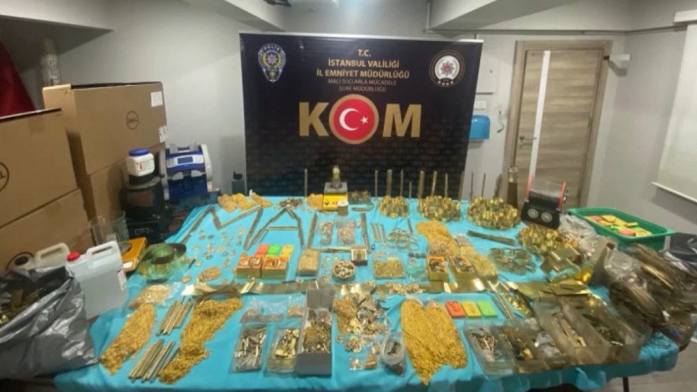 Kapalıçarşı'da ayarını düşürdükleri altınları piyasaya süren şüphelilere operasyon