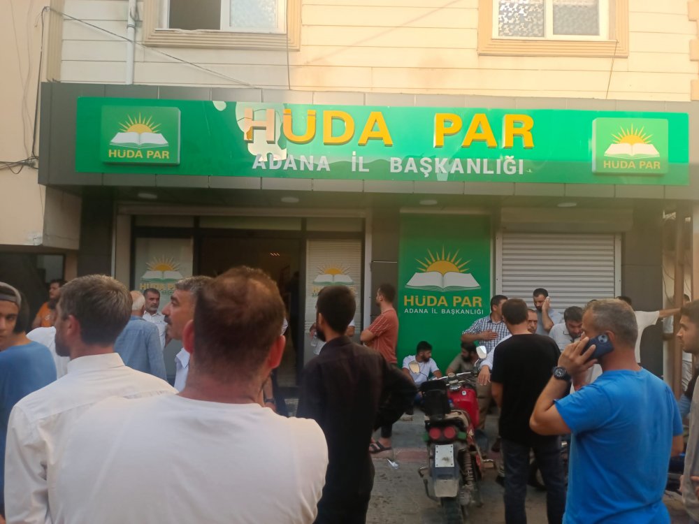 HÜDA PAR Adana İl Başkanlığı binasına bıçaklı saldırı; il başkanı yaralandı, il sekreteri öldü