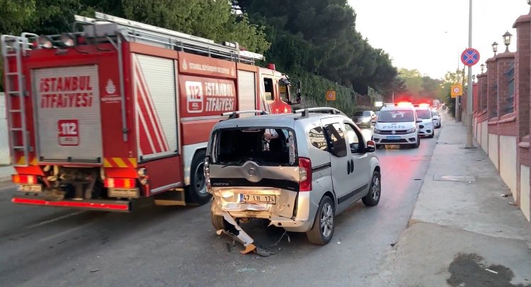 Otomobil hafif ticari araca çarptı: 3 yaralı