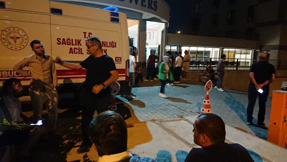 Otomobilden inen Zeynep otobüsün altında kalarak can verdi, annesinin feryadı yürekleri dağladı