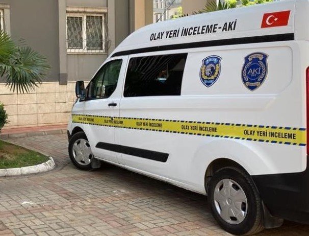 Annesini döverek gözünü oydu!