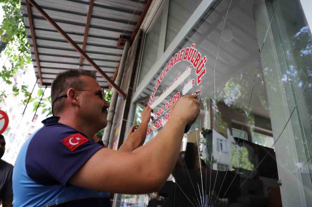 Arapça yazılı tabelalar kaldırıldı