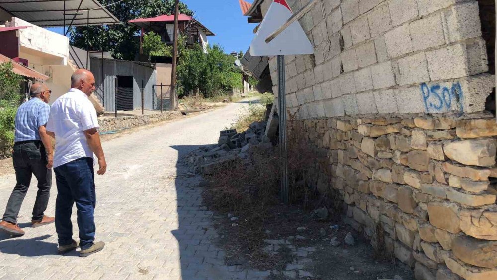 Adana'daki 5.5’lik deprem bu köye büyük hasar verdi