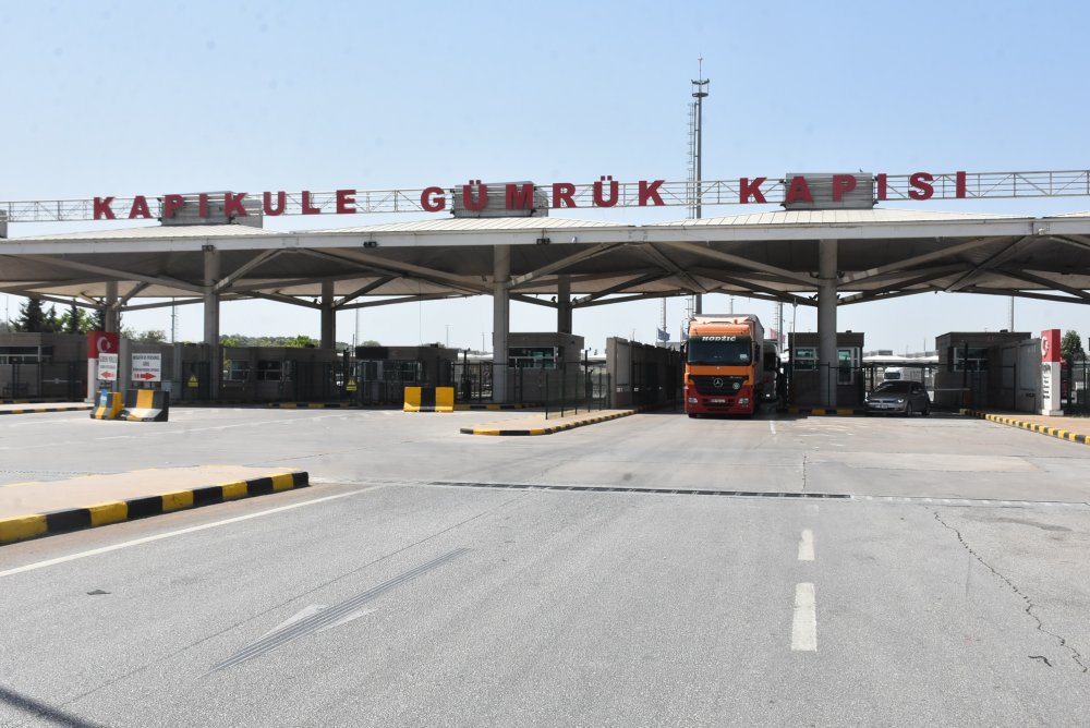 Kapıkule'de TIR'da 2 kaçak göçmen cesedi bulundu