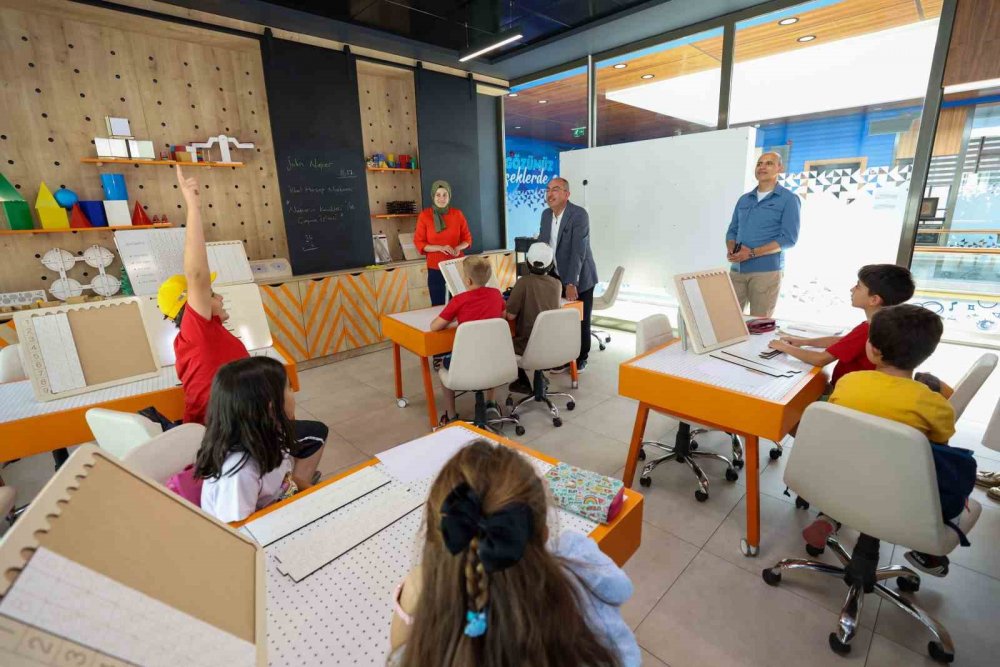 Başkan Kavuş, çocuklarla yaz okulunda