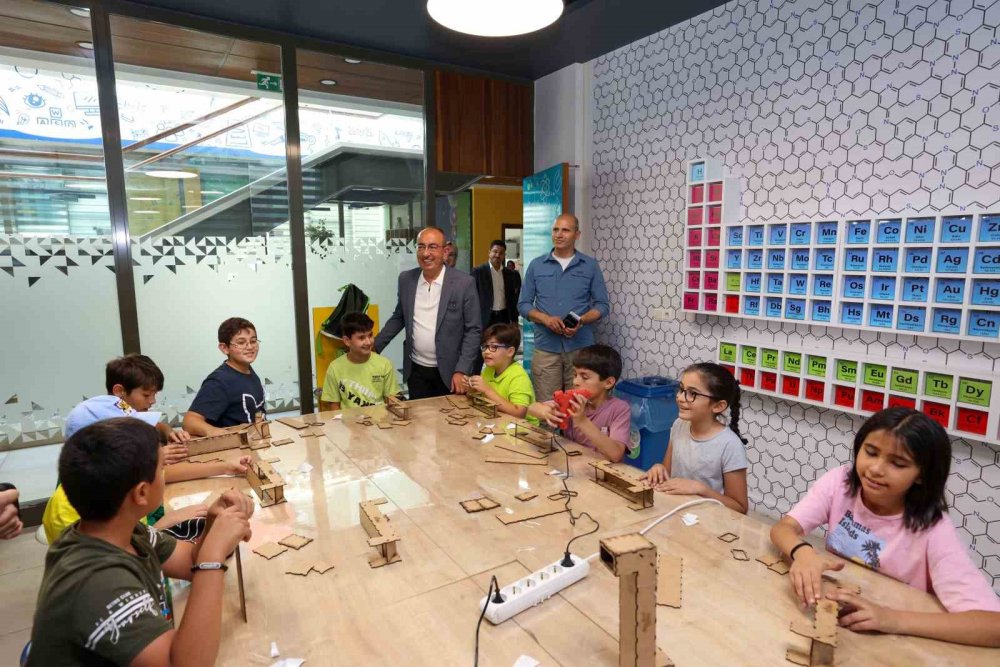 Başkan Kavuş, çocuklarla yaz okulunda