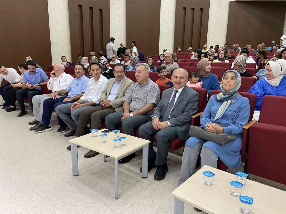 Konya'da TRSM hastalarından tiyatro gösterisi