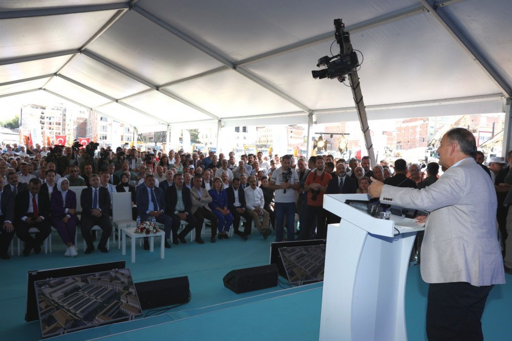 Bakan Özhaseki: Deprem, 8- 9 şiddetinde bile olsa evimizden çıkmayacağız