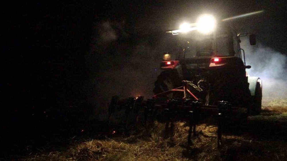 Korkutan tarla yangını