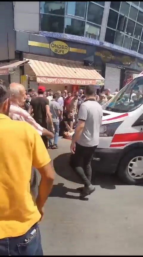 Sokak ortasında silahlı kavga; 1 ölü