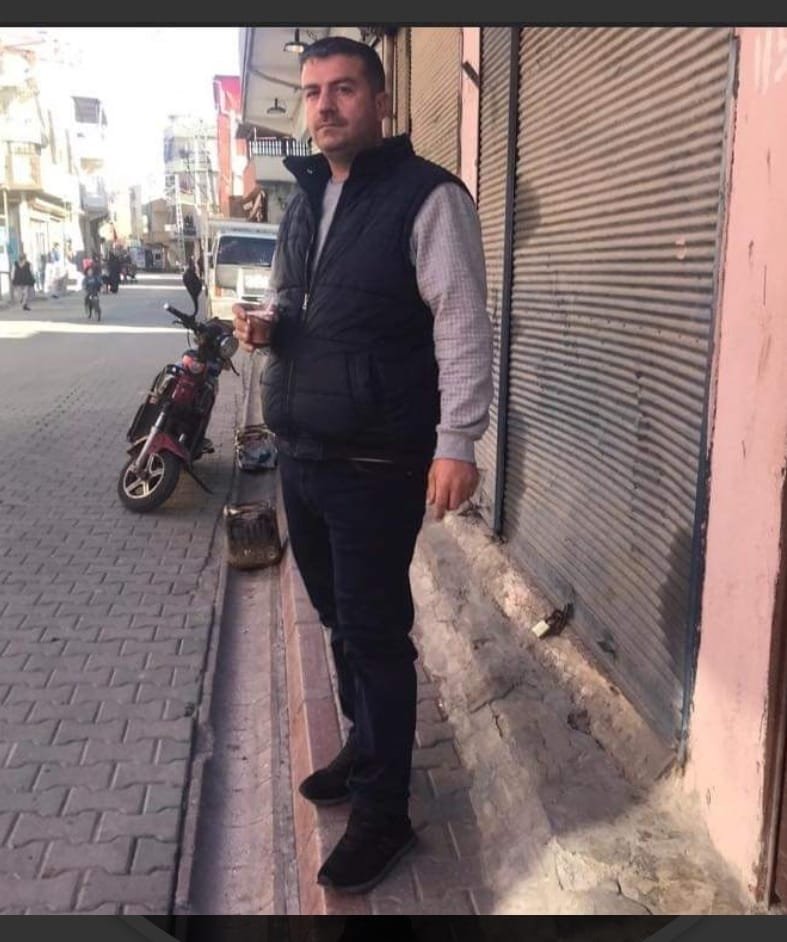 Korkuluklara çarpan taksinin şoförü, öldü