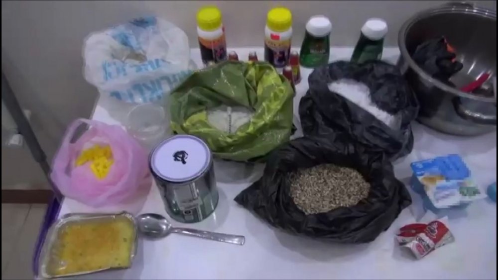 Patlayıcı bırakmak isterken çantası alev aldı!