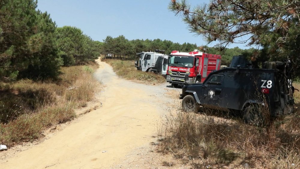 Patlayıcı bırakmak isterken çantası alev aldı!