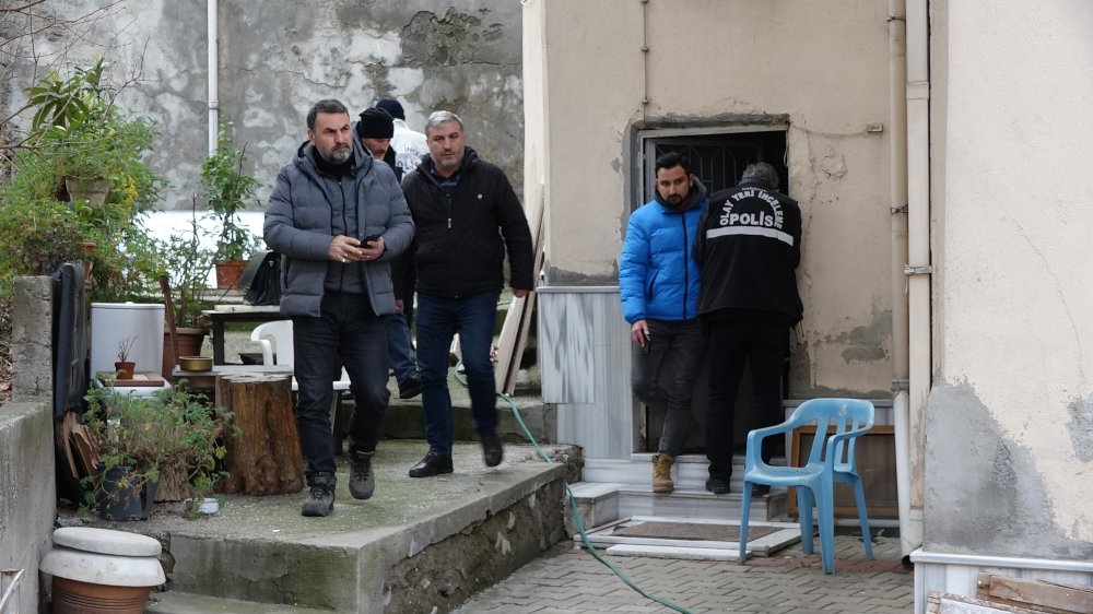 Babasını, tüfeği nasıl kullanacağını sorup öldürmüş