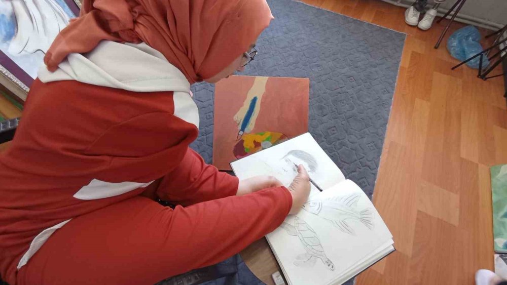 Konyalı genç kız azmiyle örnek oluyor