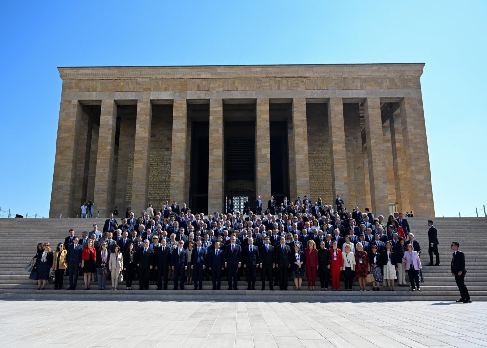 Bakan Fidan'dan Anıtkabir ve şehitlik ziyareti