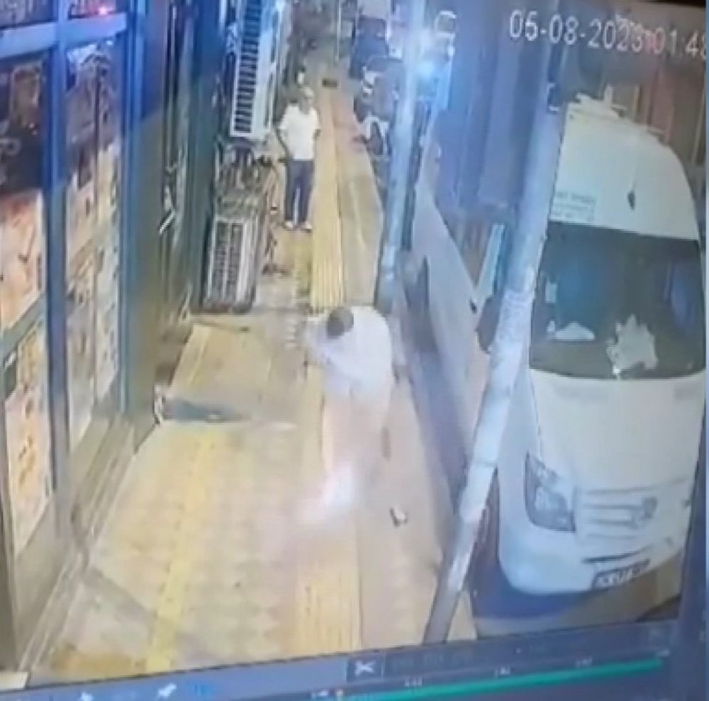 Balkondan atıldı, cam tavandan kafasına düştü!