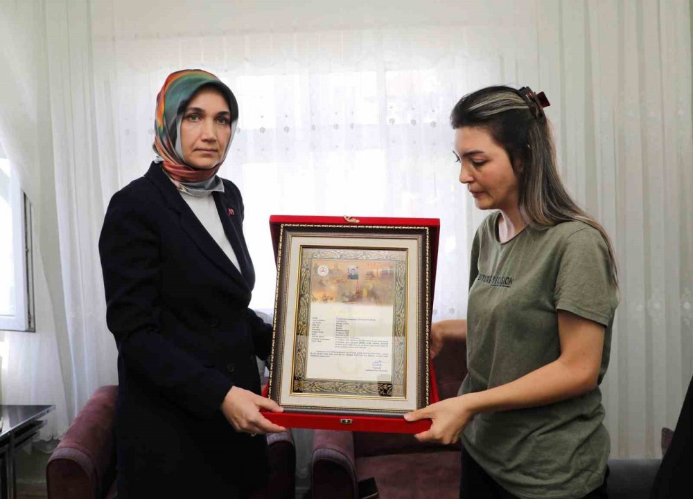 Konya yolunda şehit olmuştu... Şahadet belgesi ailesine teslim edildi