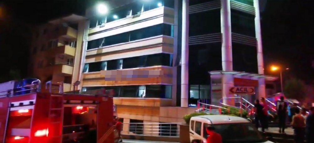 Hastanede yangıın... Hastalar tahliye edildi