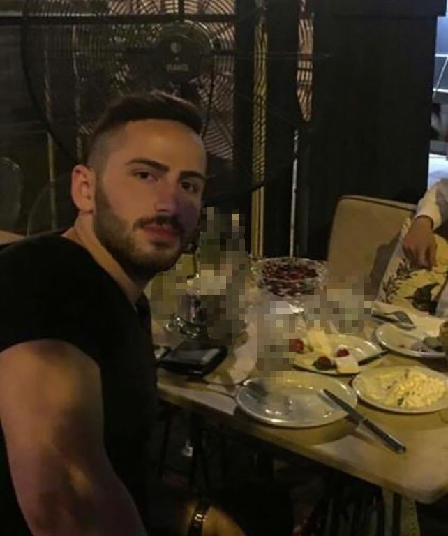 Kendini avukat olarak tanıtan kişiyi bıçakla öldürdü, ardından intihar etti