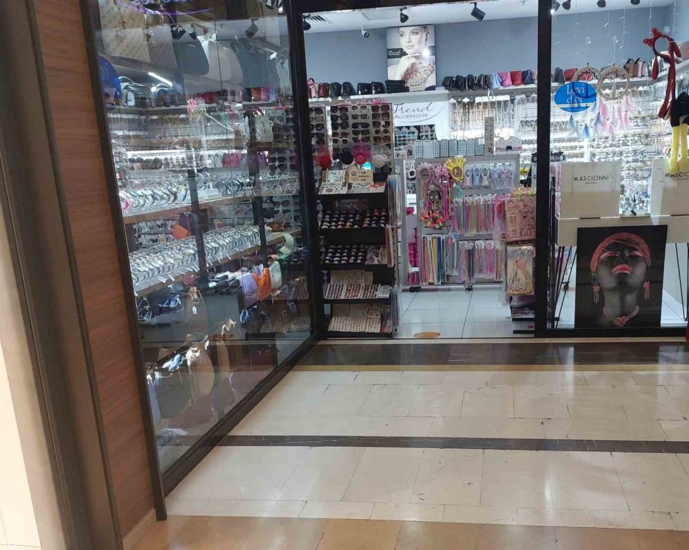 600 lira değerindeki çakmağı çaldı