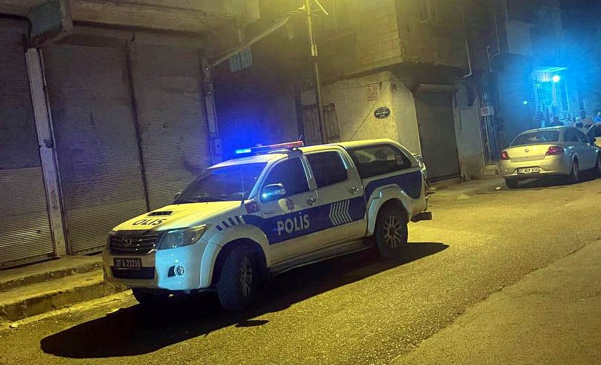 Şehir magandası otomobilden rastgele ateş açtı